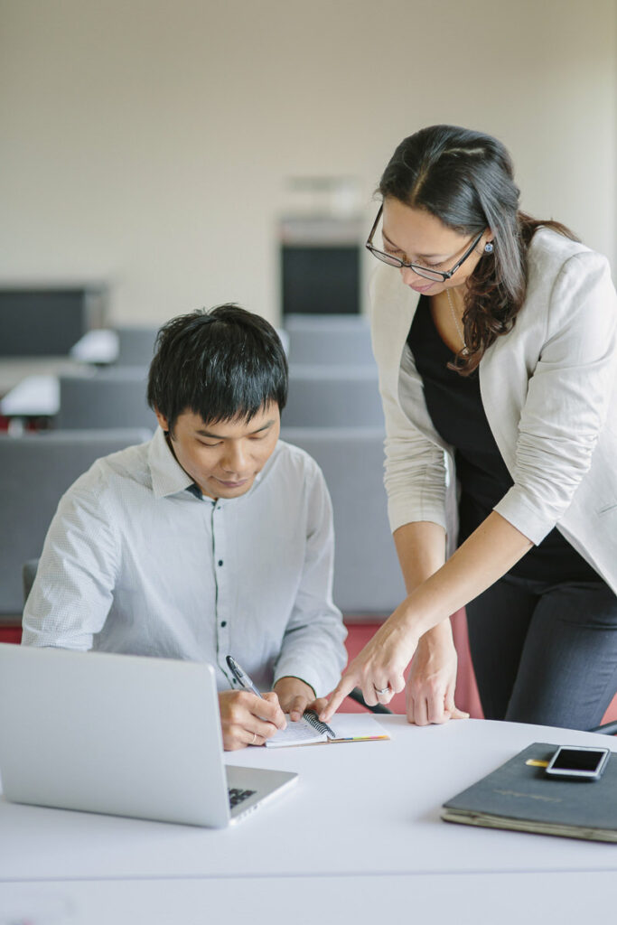 zwei Studenten des Carlo-Schmid-Programms lernen gemeinsam | Foto: Hanna Witte